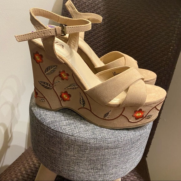 MIA Beige Embroidered Wedge Sandals - Picture 2 of 11